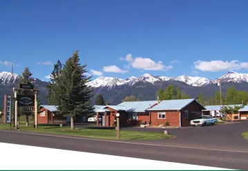 Spring with blue skies at the Mountain View Motel - RV Park in Eastern Oregon