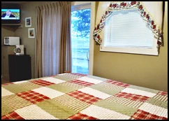 The Red Apple Room includes a fridge, microwave, flat-screen TV and clean bathroom.